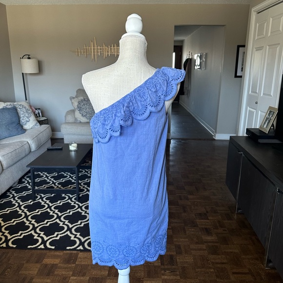 Vineyard Vines Ruffle One Shoulder Blue Eyelet Dress - Picture 4 of 6